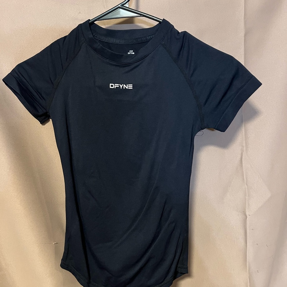 DFYNE Black Performance Tee - Small - image 1